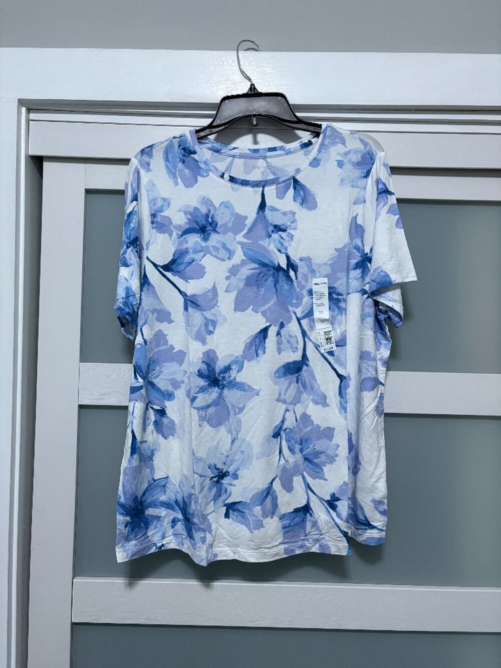 Nine West Women's Essentail Short Sleeve Crewneck Tee sz 1X White Floral NEW